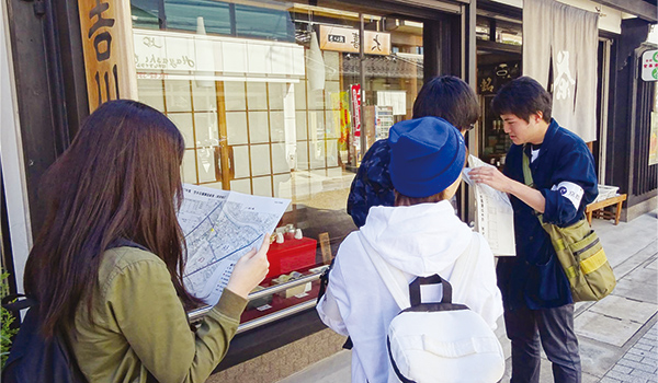 地方自治体の政策や運営を学び、専門知識を備えた公務員をめざす。