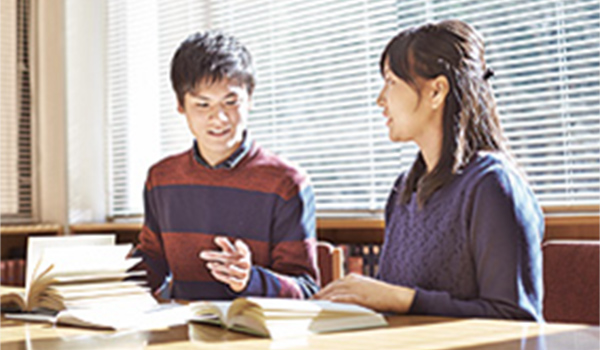 プロジェクト1 「多読百遍 ～文学部の読書プログラム～」