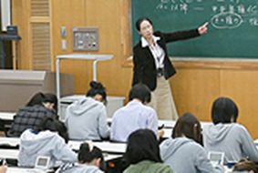 プロジェクト2 「文学部キャリアゼミ」