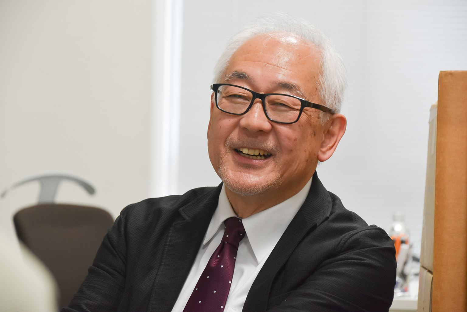 写真：工学部情報工学科　小野 哲雄教授